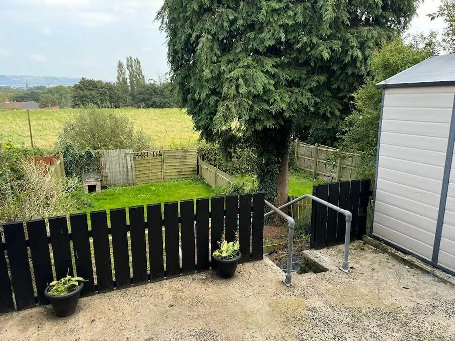 Dom wakacyjny Lovely 2 Bedroom Belfast House