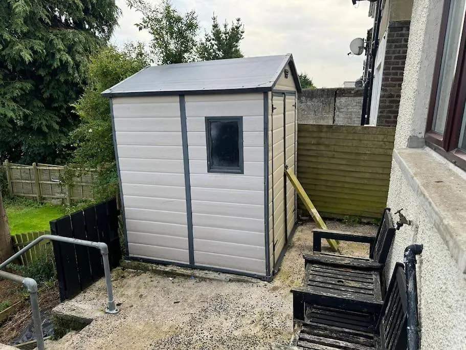 Lovely 2 Bedroom Belfast House 0*,